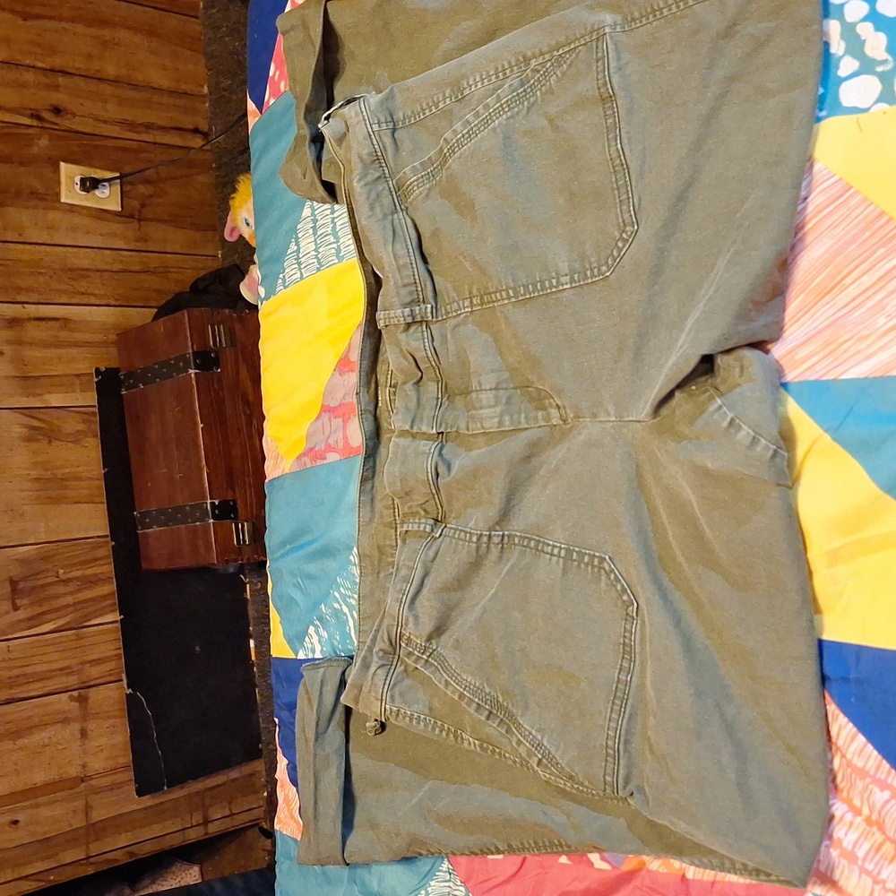 Thrifted Old Navy capris 16